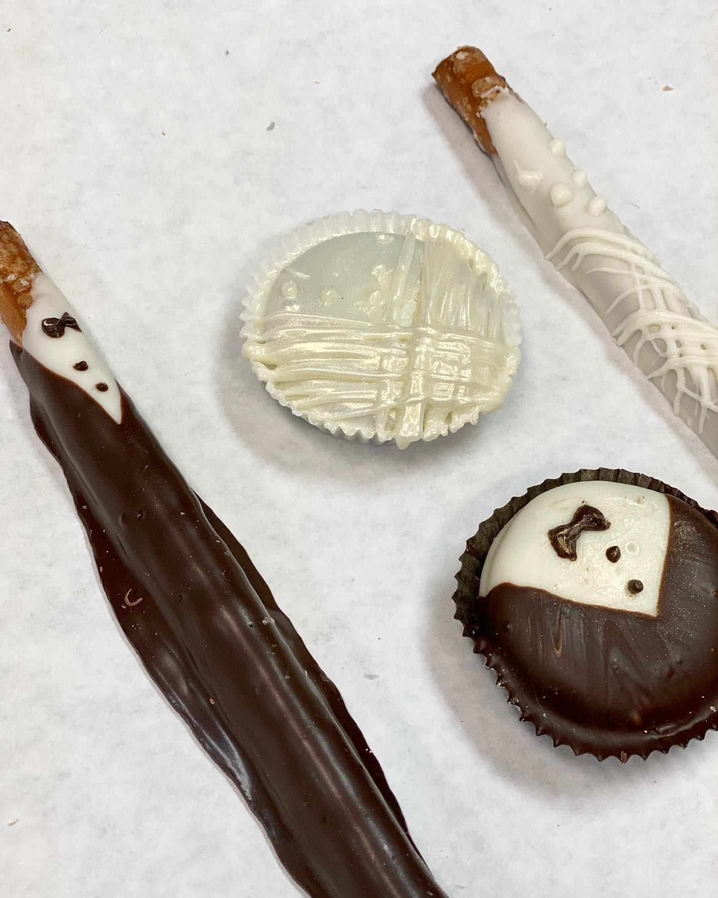 bride and groom wedding favors by Chocolate by Michelle